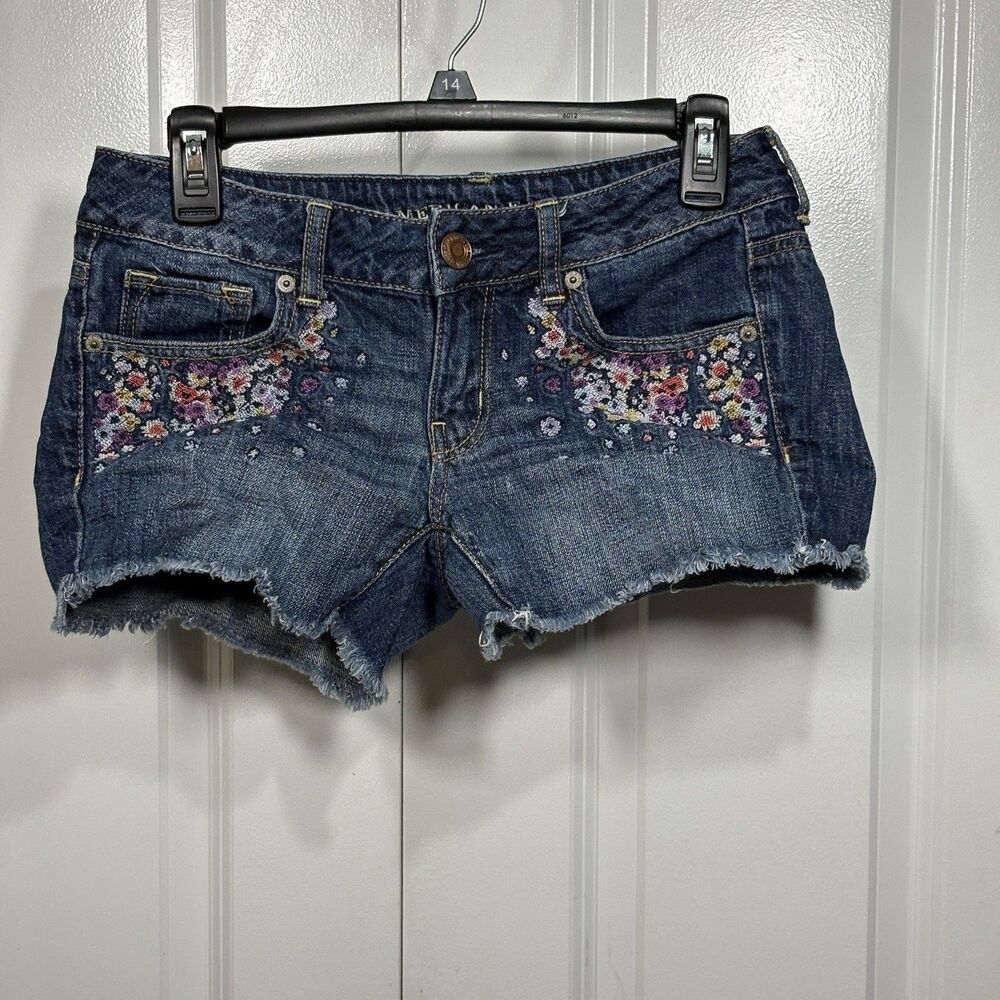 American Eagle Shorts Women 4 Embroidered Floral Distressed Denim Boho Festival